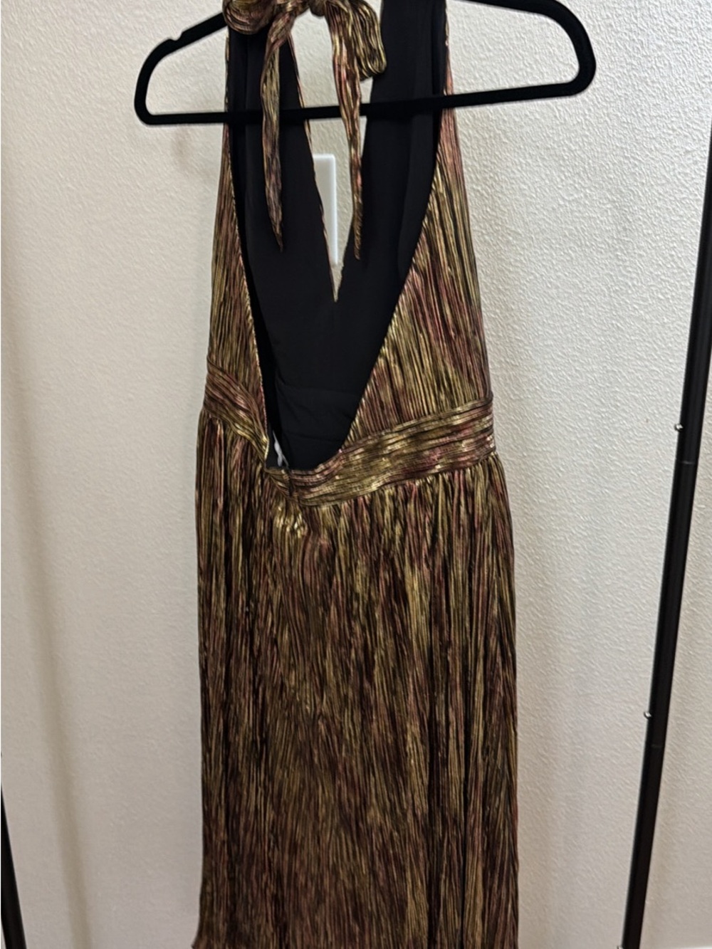 Dress The Population Pleated Halter Maxi Dress in Gold and Brown - Picture 2 of 3